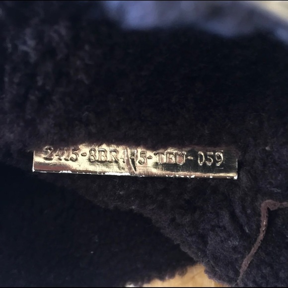 Authentic Fendi Gold Metallic Shearling Fun lined - Picture 12 of 12